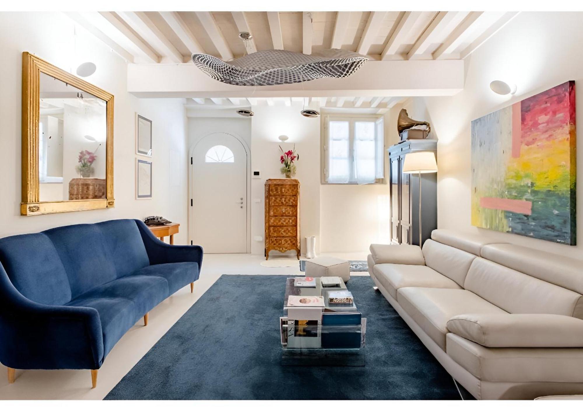 Luxury Tower House In Heart Of Standard Pensionat